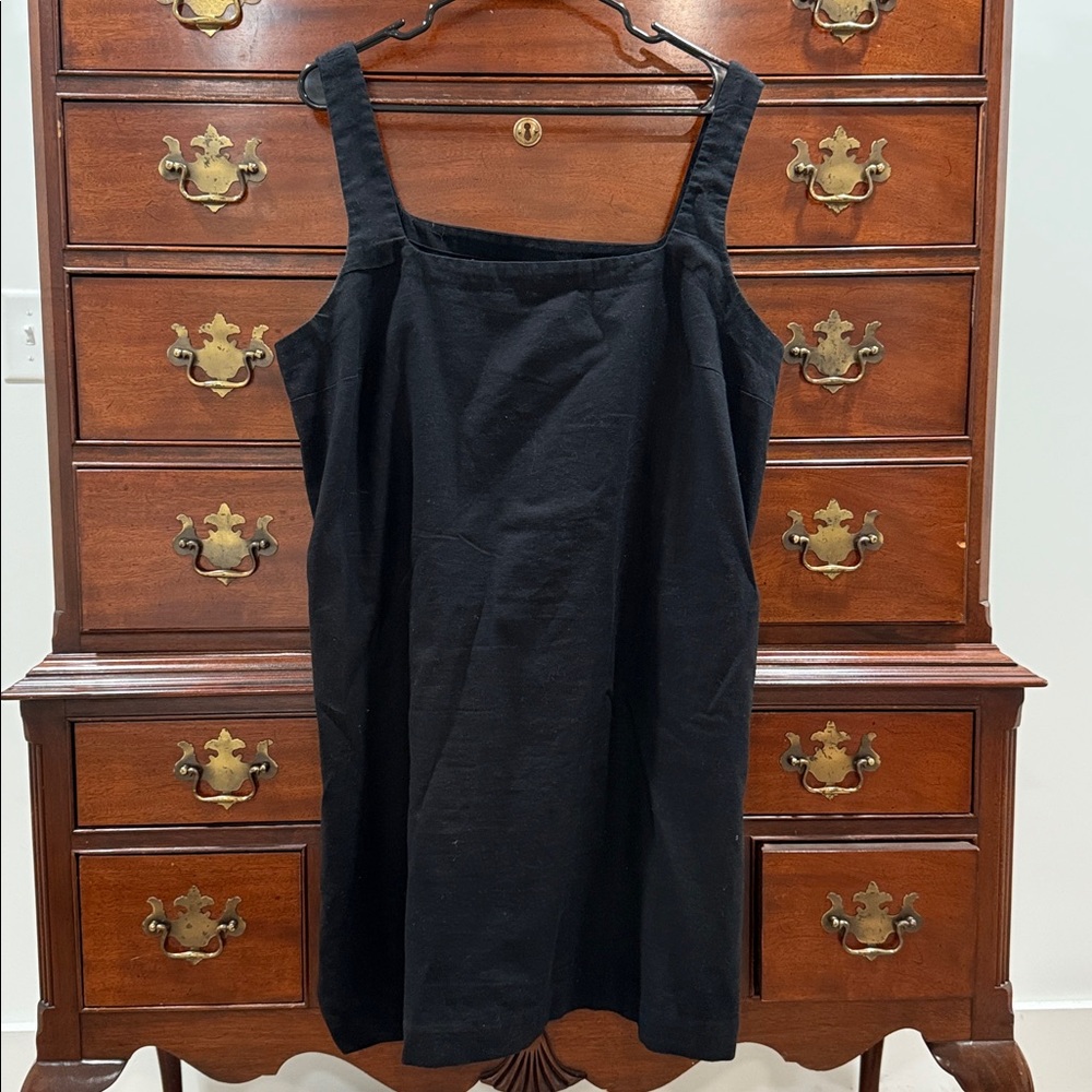 A New Day Classic Black Garment

Linen dress